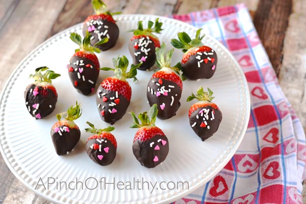 Chocolate Covered Strawberries| A PinchOfHealthy.com