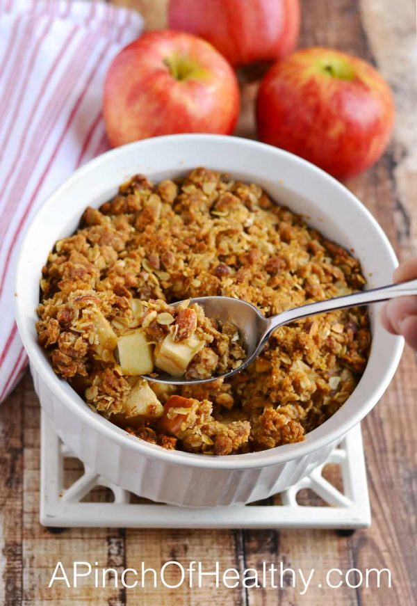 This apple crisp with salted caramel almond topping is a delicious