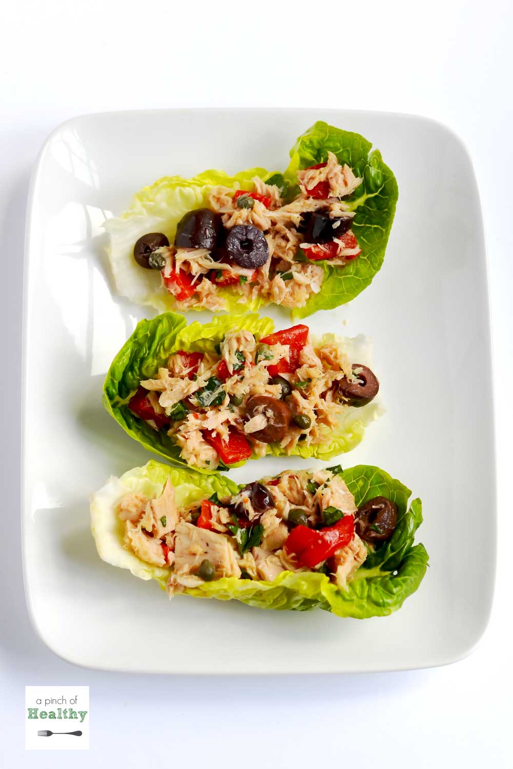 Mediterranean Tuna Salad - delicious, easy and healthy | APinchOfHealthy.com
