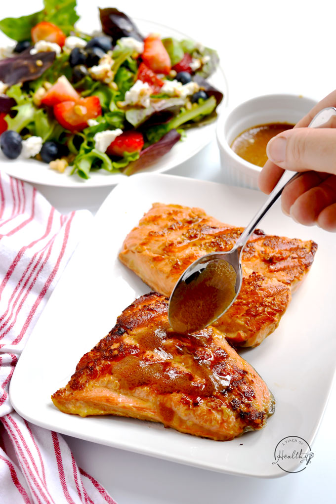 This easy grilled salmon is a quick-cooking dinner that takes less than twenty minutes to make and tastes amazing! | APinchOfHealthy.com