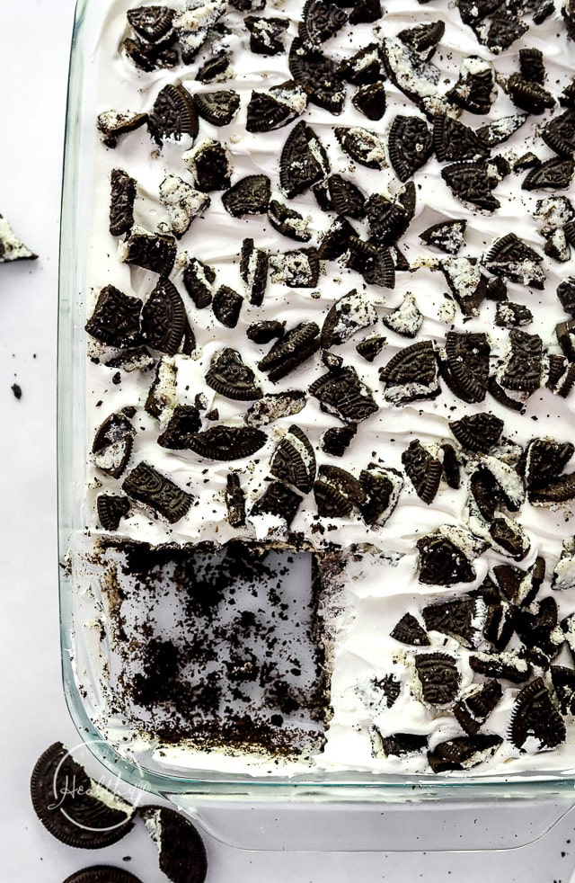 Pyrex dish of no bake Oreo cheesecake