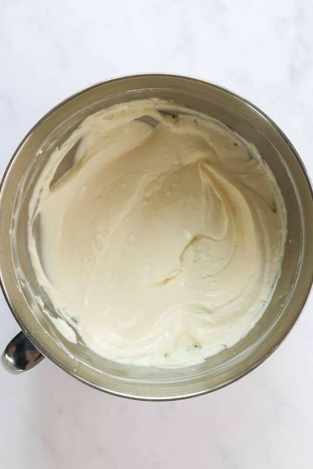 No Bake Cheesecake filling mixture after sour cream is mixed in.